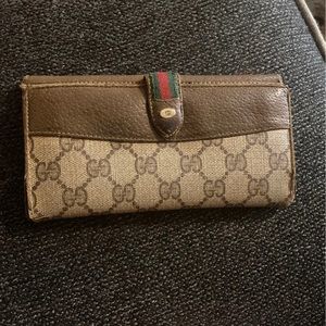Vintage Gucci wallet